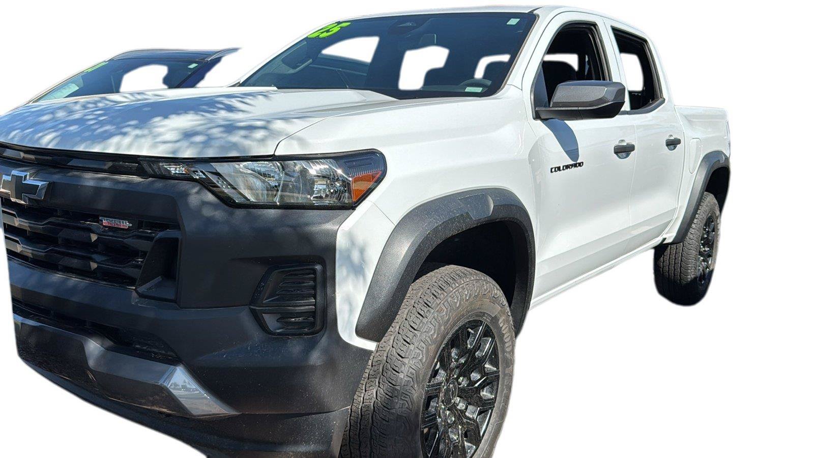 Used 2025 Chevrolet Colorado Trail Boss AWD/4WD image 2