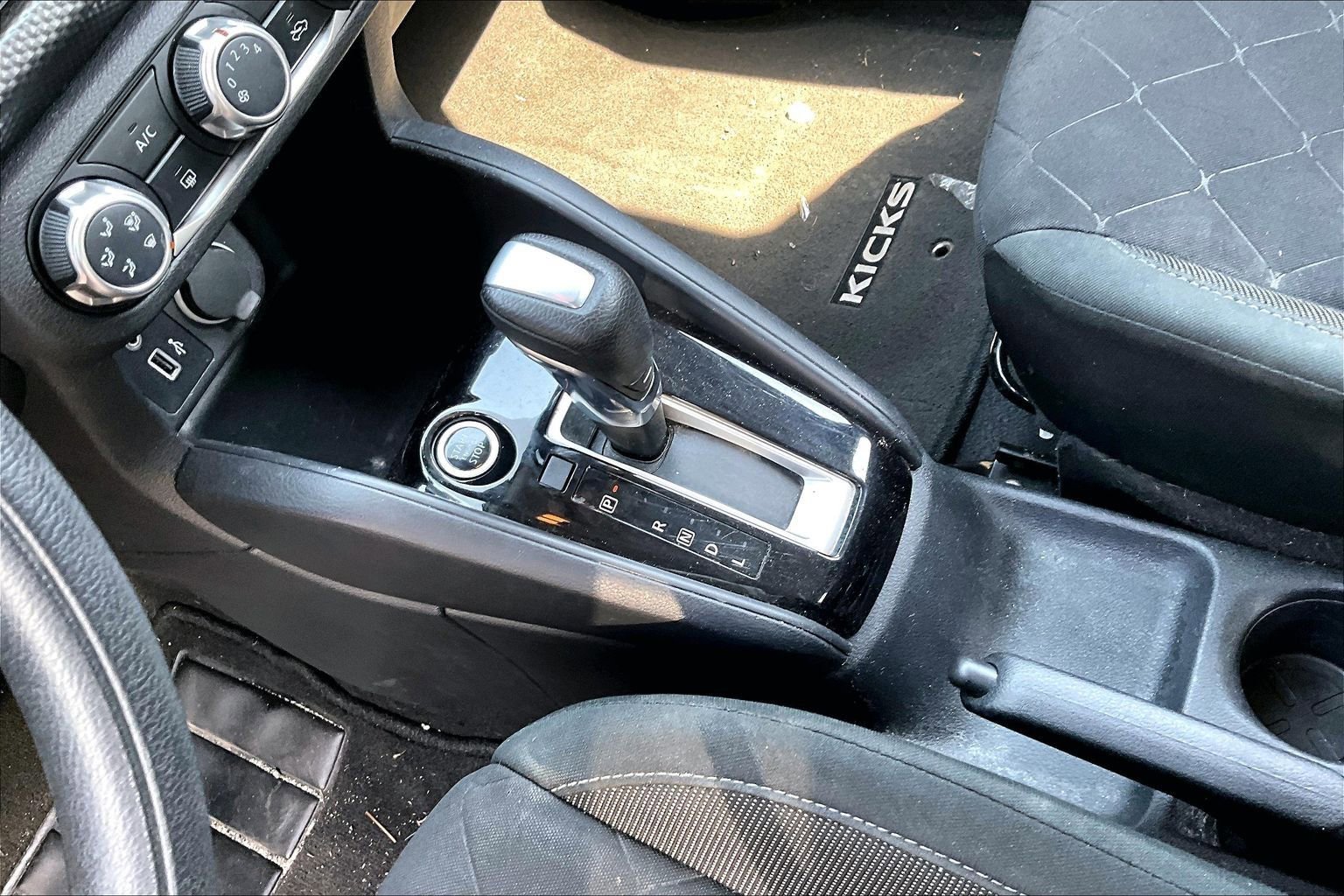 Used 2020 Nissan Kicks S image 16