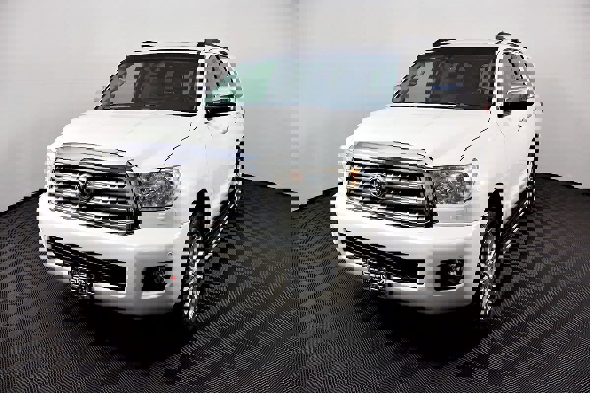 Used 2010 Toyota Sequoia Platinum image 2