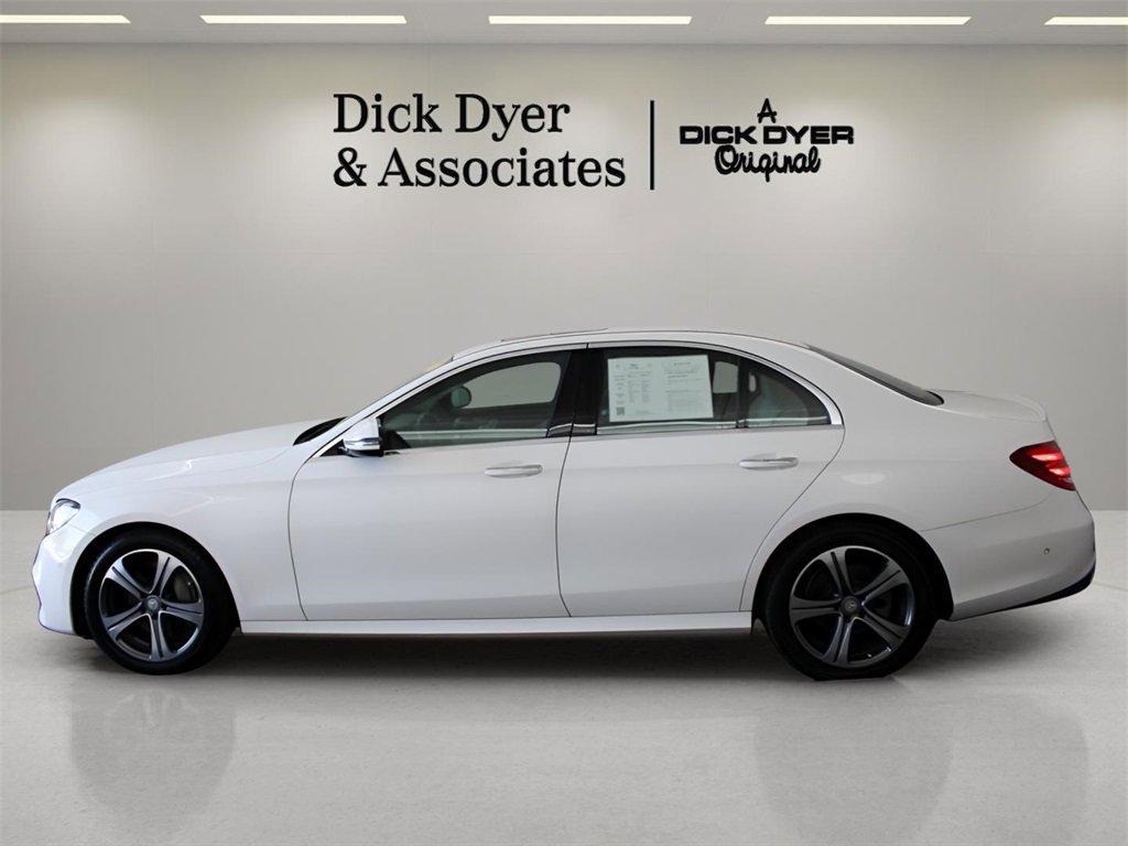 Used 2017 Mercedes-Benz E 300 4MATIC image 5