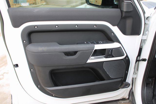 Used 2023 Land Rover Defender 110 S image 21