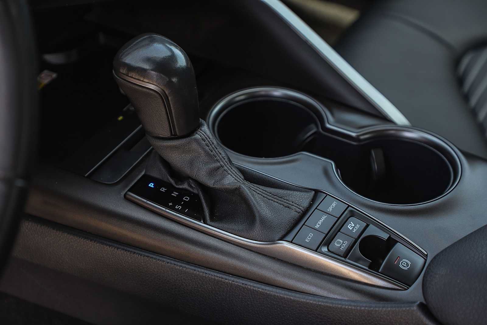 Used 2024 Toyota Camry SE w/ Audio Upgrade Package FWD image 23