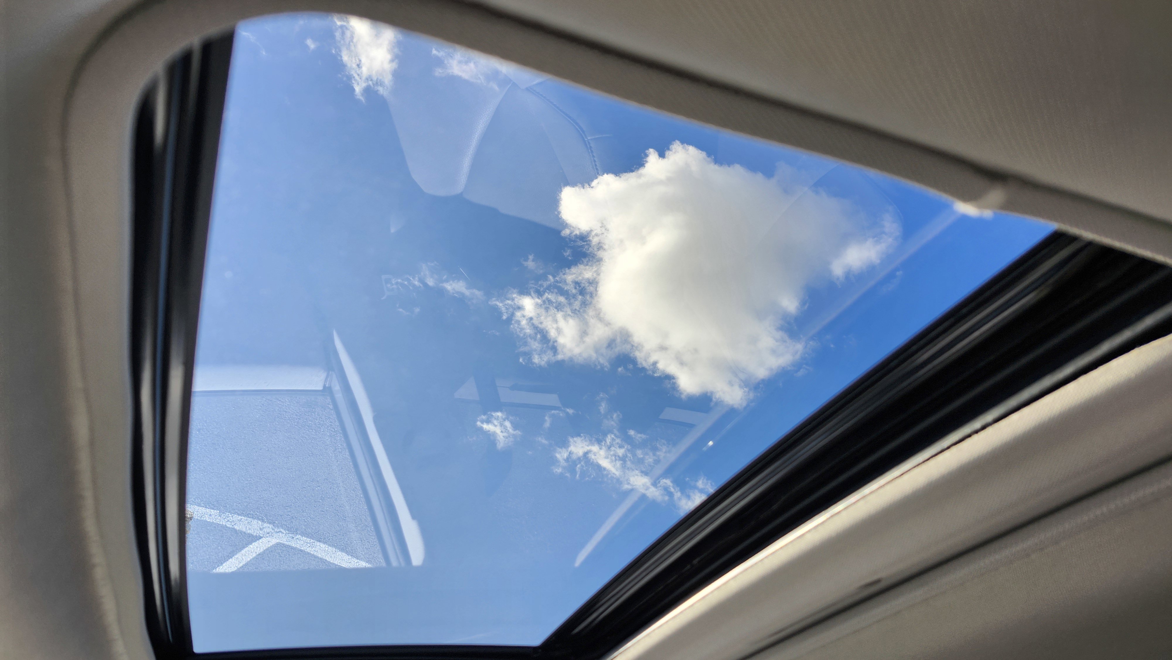 Used 2024 Toyota Sienna XLE w/ XLE Plus Package image 4