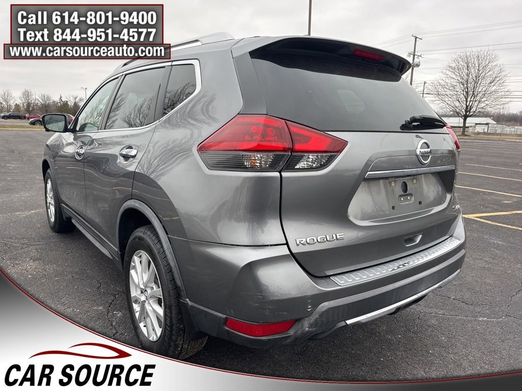 Used 2018 Nissan Rogue SV w/ Premium Package image 2