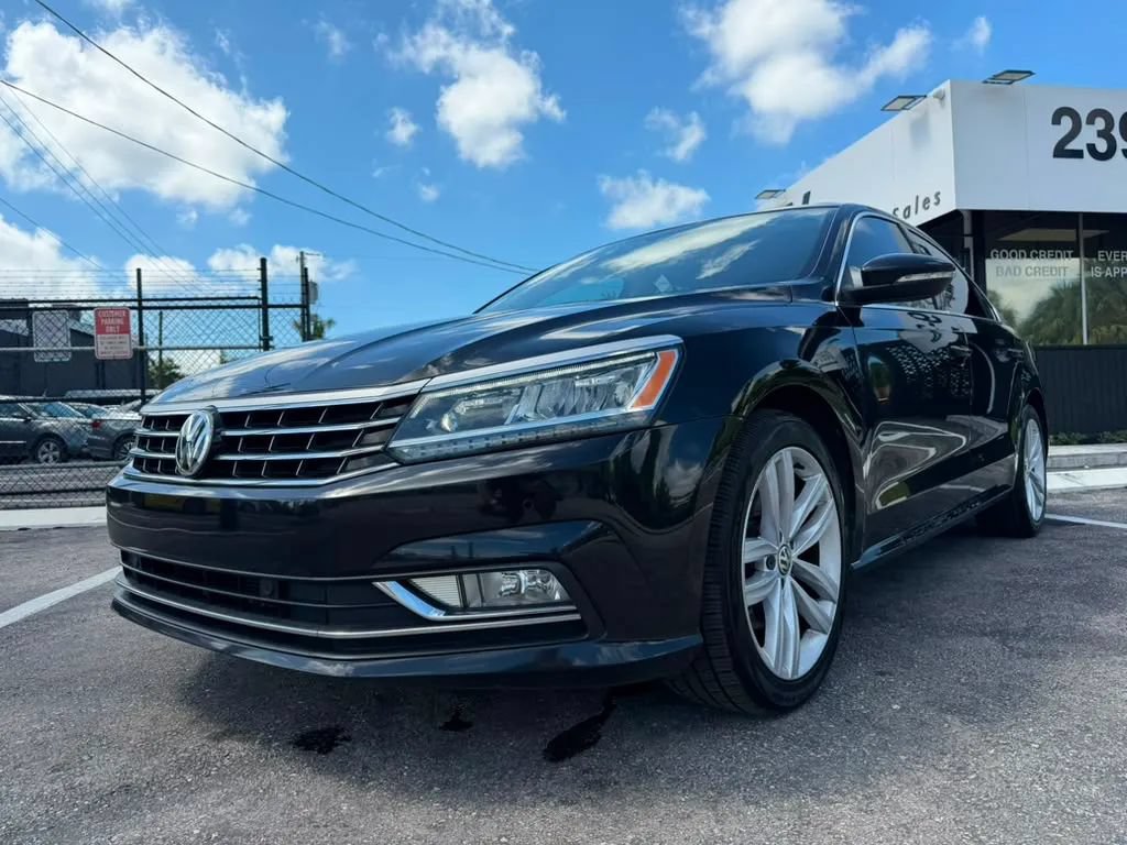 Used 2018 Volkswagen Passat 2.0T SE FWD image 34