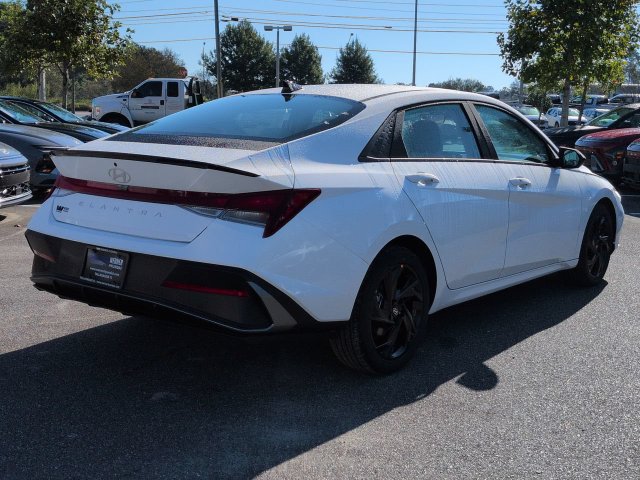 New 2026 Hyundai Elantra SEL Sport FWD image 5