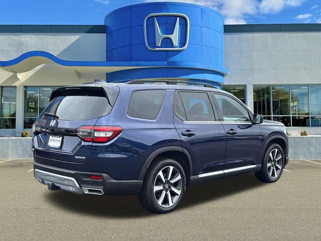 Used 2024 Honda Pilot Touring image 4
