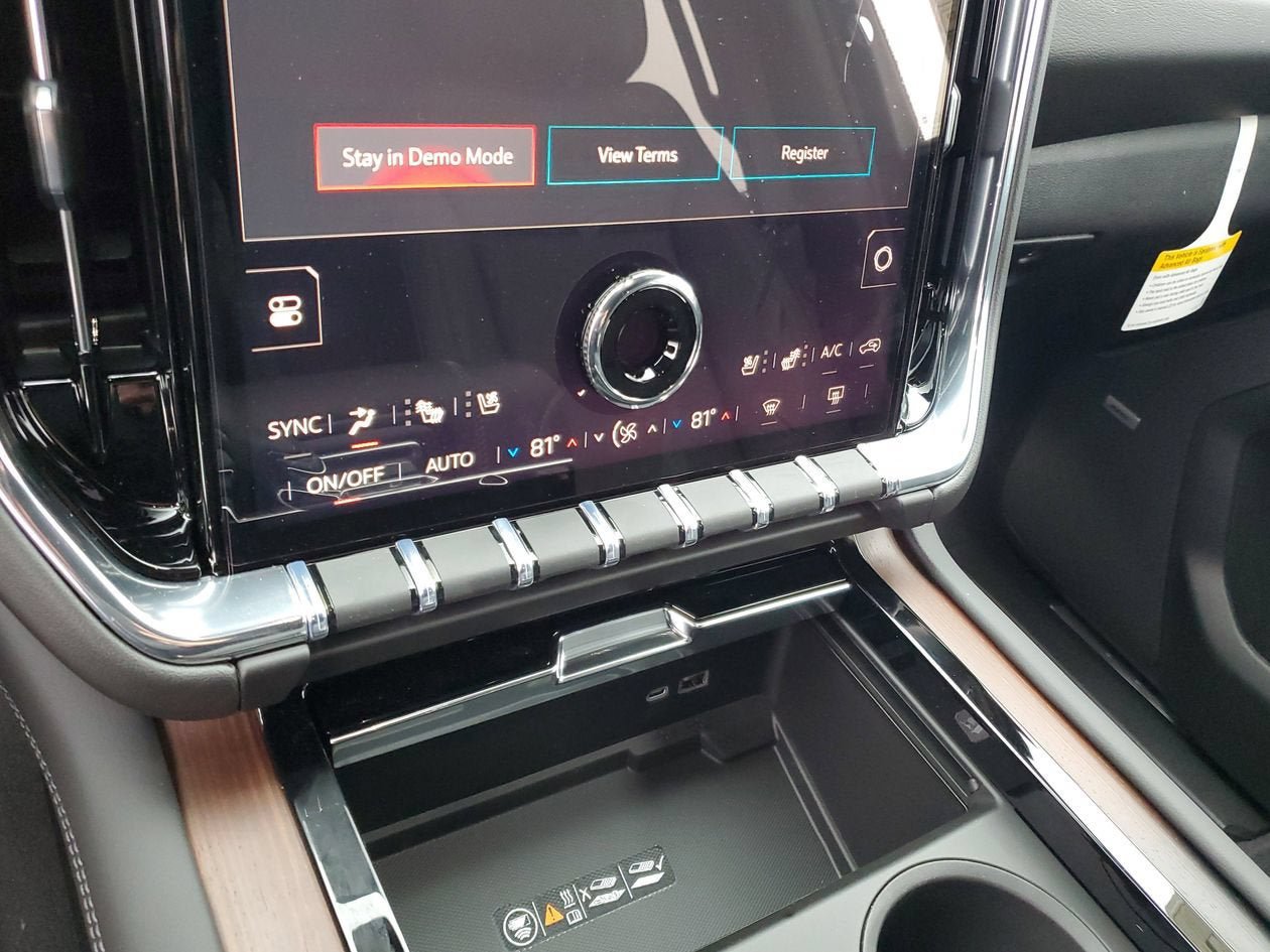 New 2026 GMC Yukon XL Denali w/ Sun & Power Step Package AWD/4WD image 23