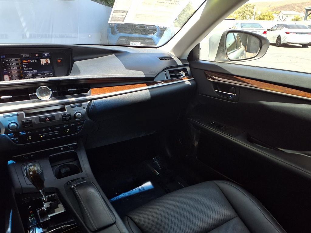 Used 2015 Lexus ES 350 w/ Premium Package FWD image 32
