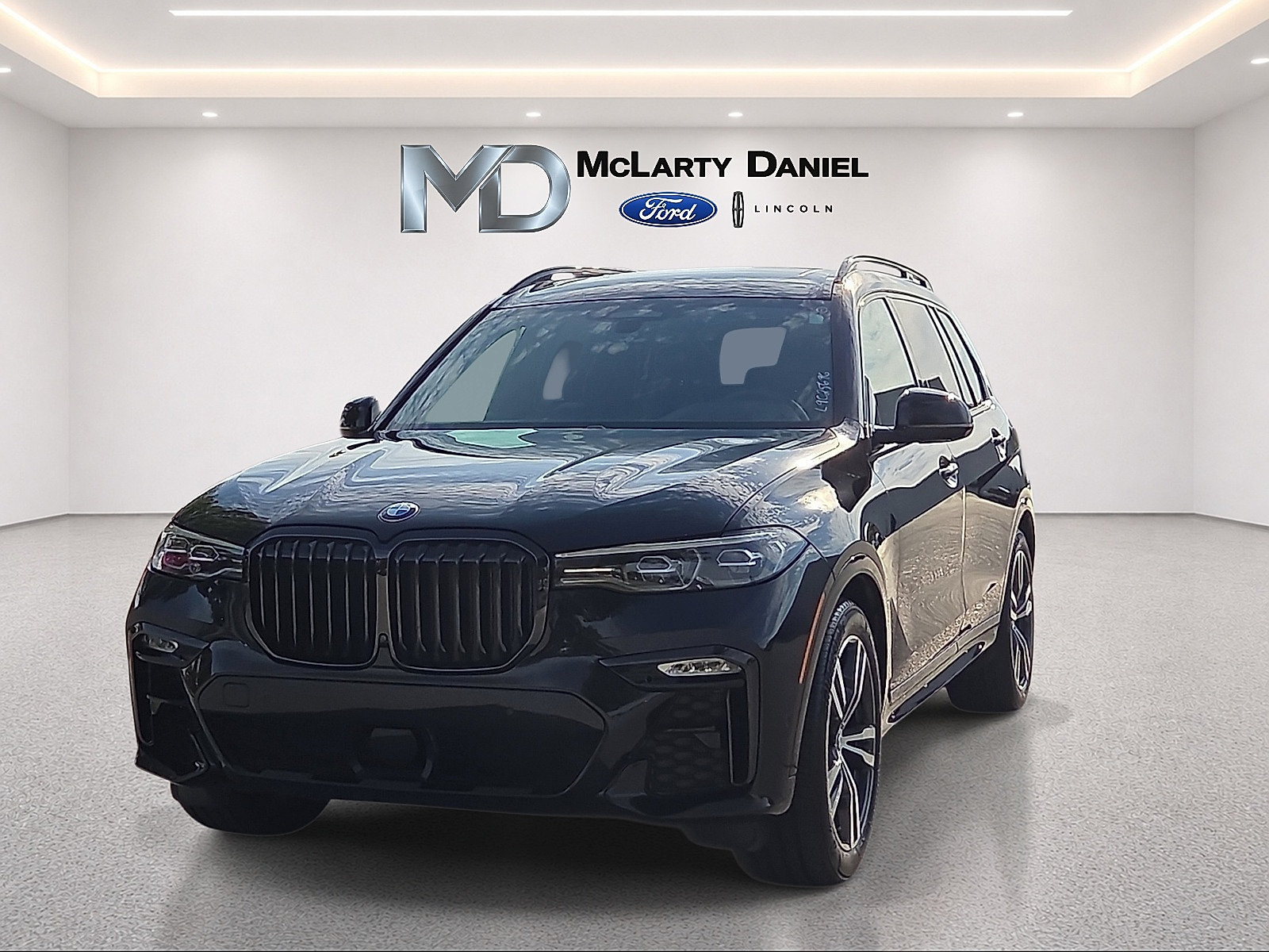 Used 2020 BMW X7 xDrive40i w/ M Sport Package AWD/4WD image 2