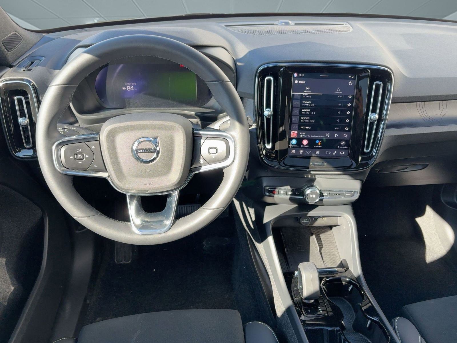 Certified 2023 Volvo XC40 Recharge Ultimate image 4