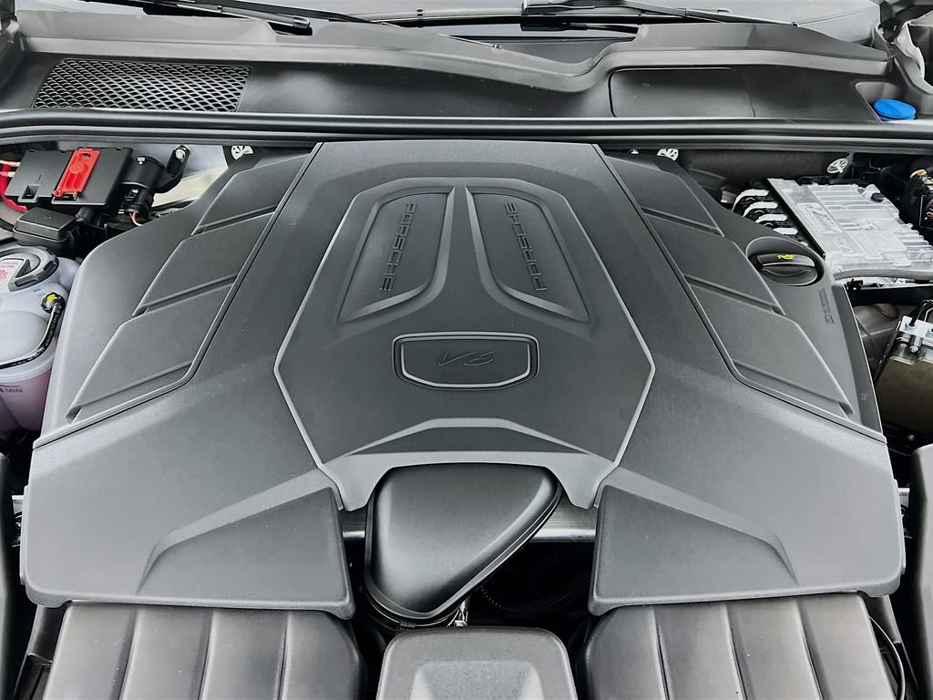 New 2026 Porsche Cayenne Coupe AWD/4WD image 32
