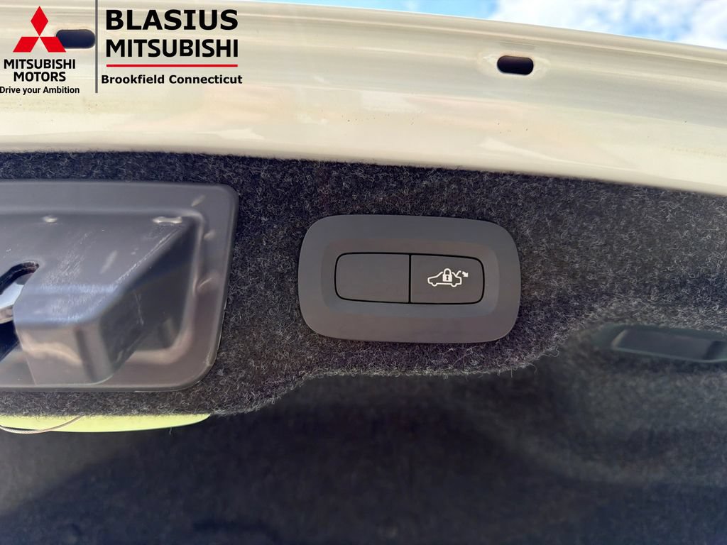Used 2019 Volvo S60 T5 Momentum w/ Multimedia Package FWD image 63
