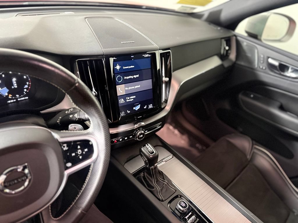 Used 2019 Volvo XC60 T5 R-Design AWD/4WD image 18