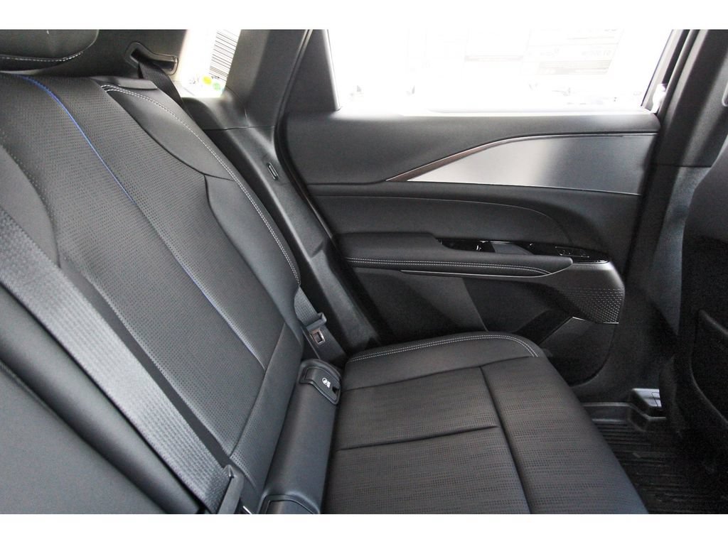 New 2027 Cadillac Lyriq Luxury AWD/4WD image 11