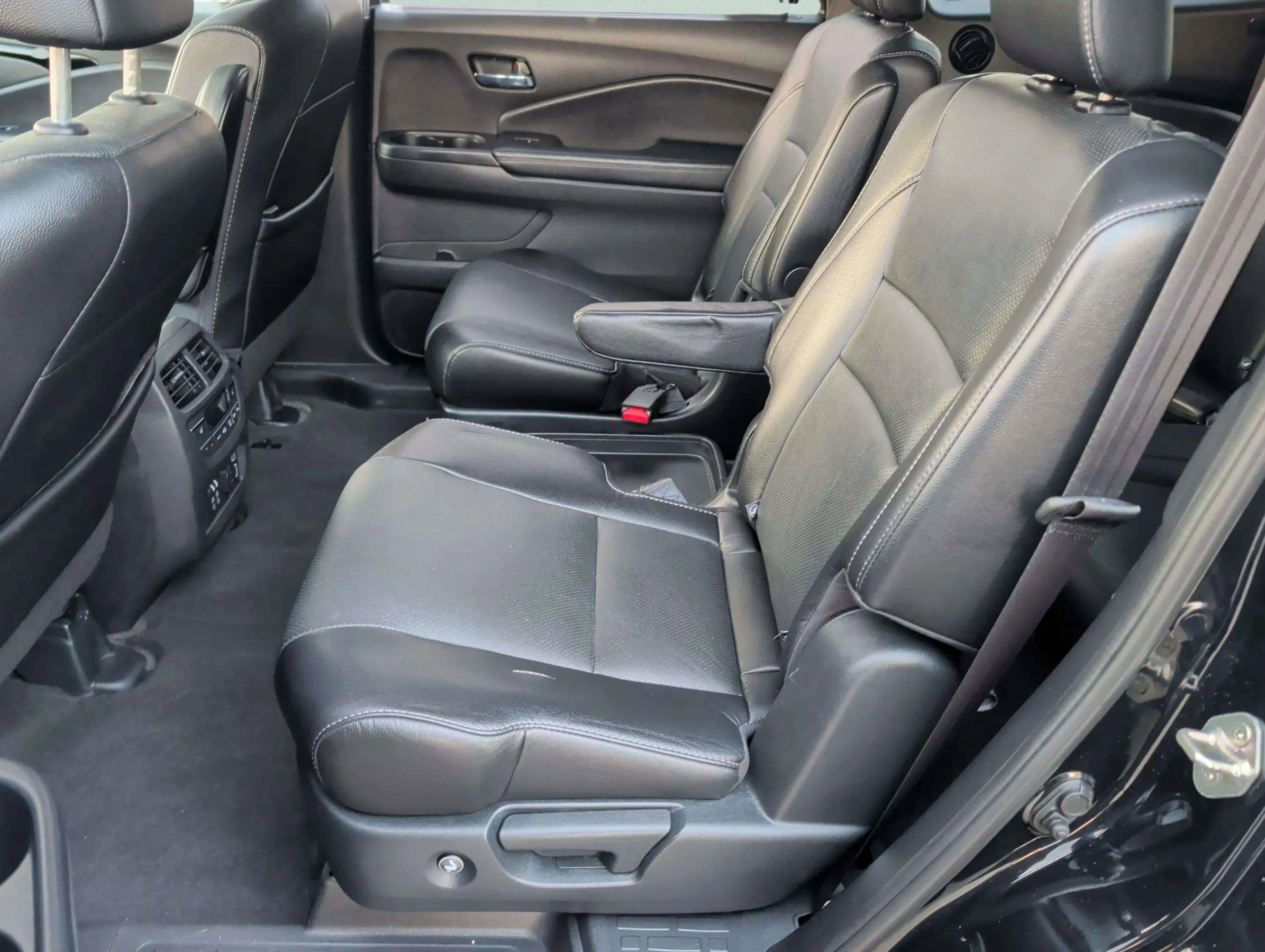 Used 2019 Honda Pilot Elite image 17
