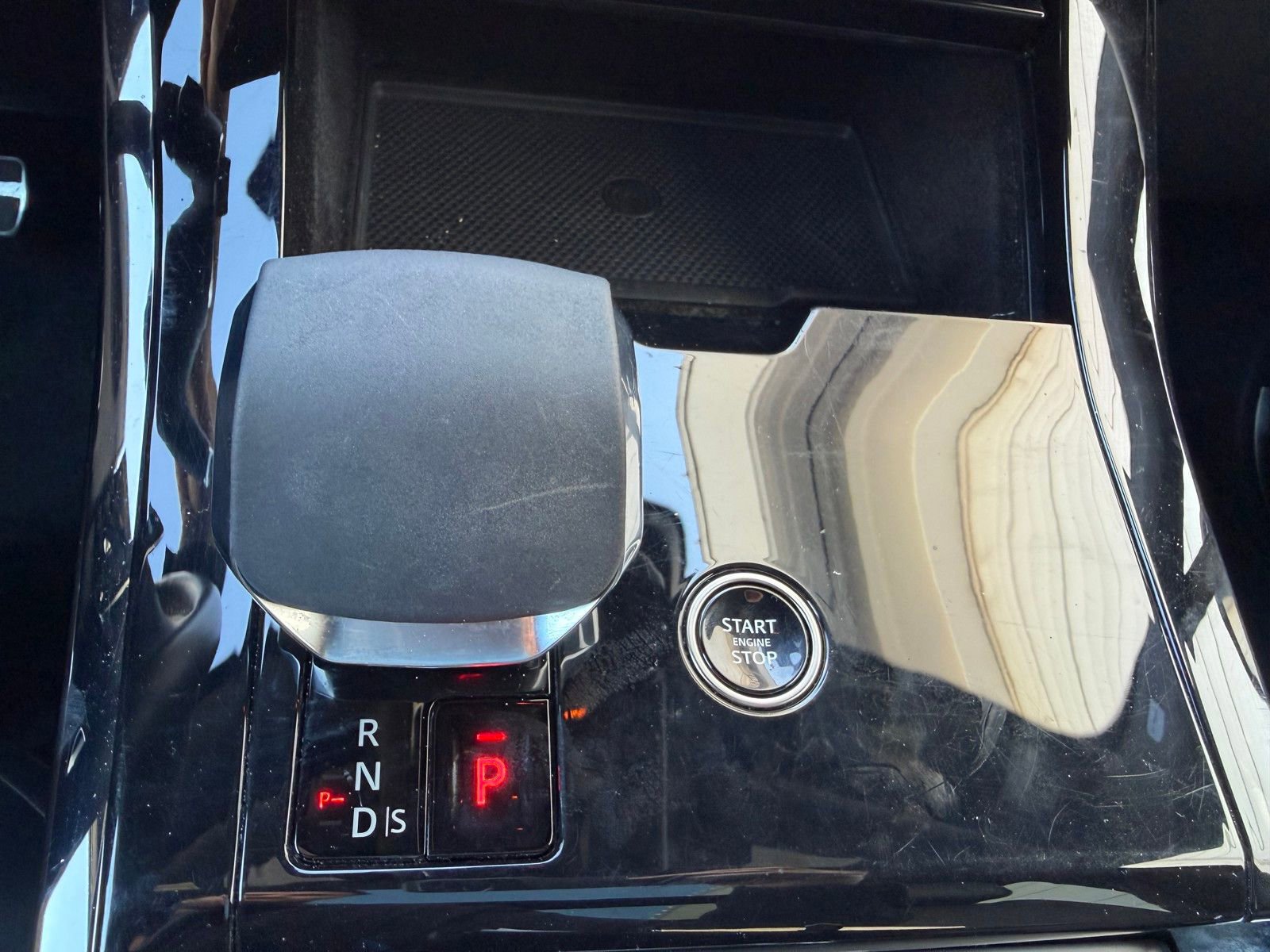 Used 2024 Land Rover Range Rover Sport Dynamic SE image 19