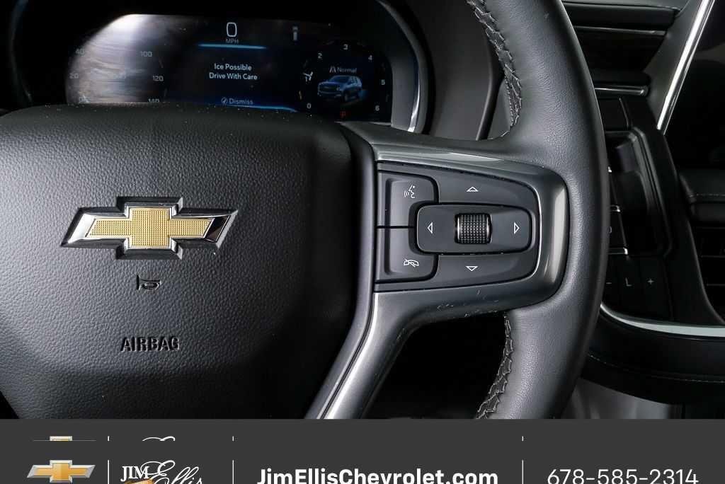 Certified 2024 Chevrolet Suburban LT RWD image 12
