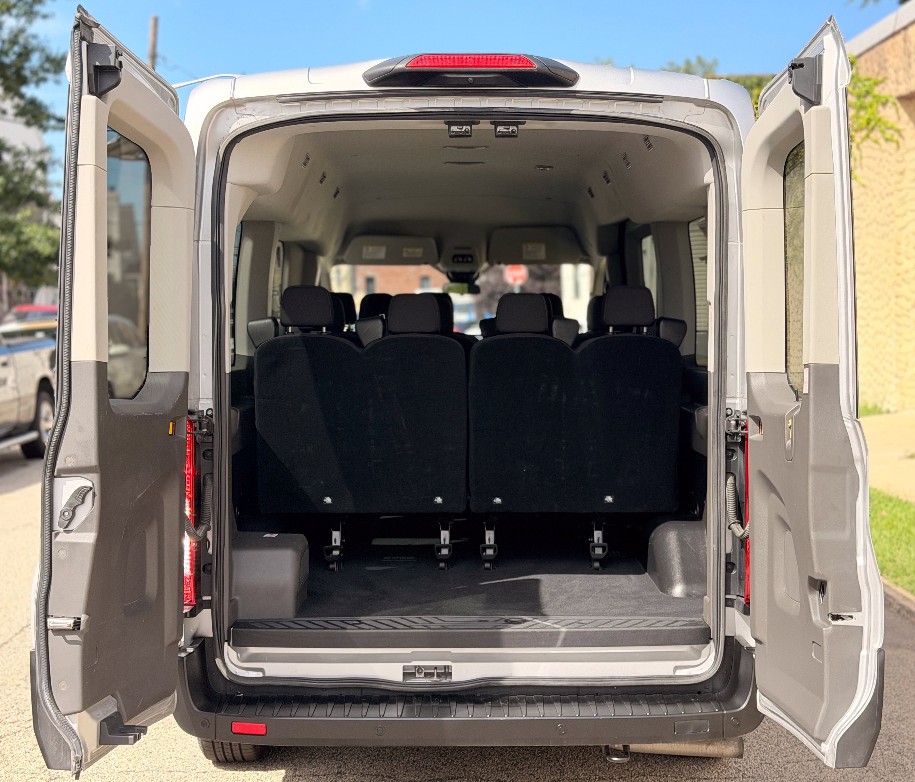 Used 2023 Ford Transit 350 XLT RWD image 7