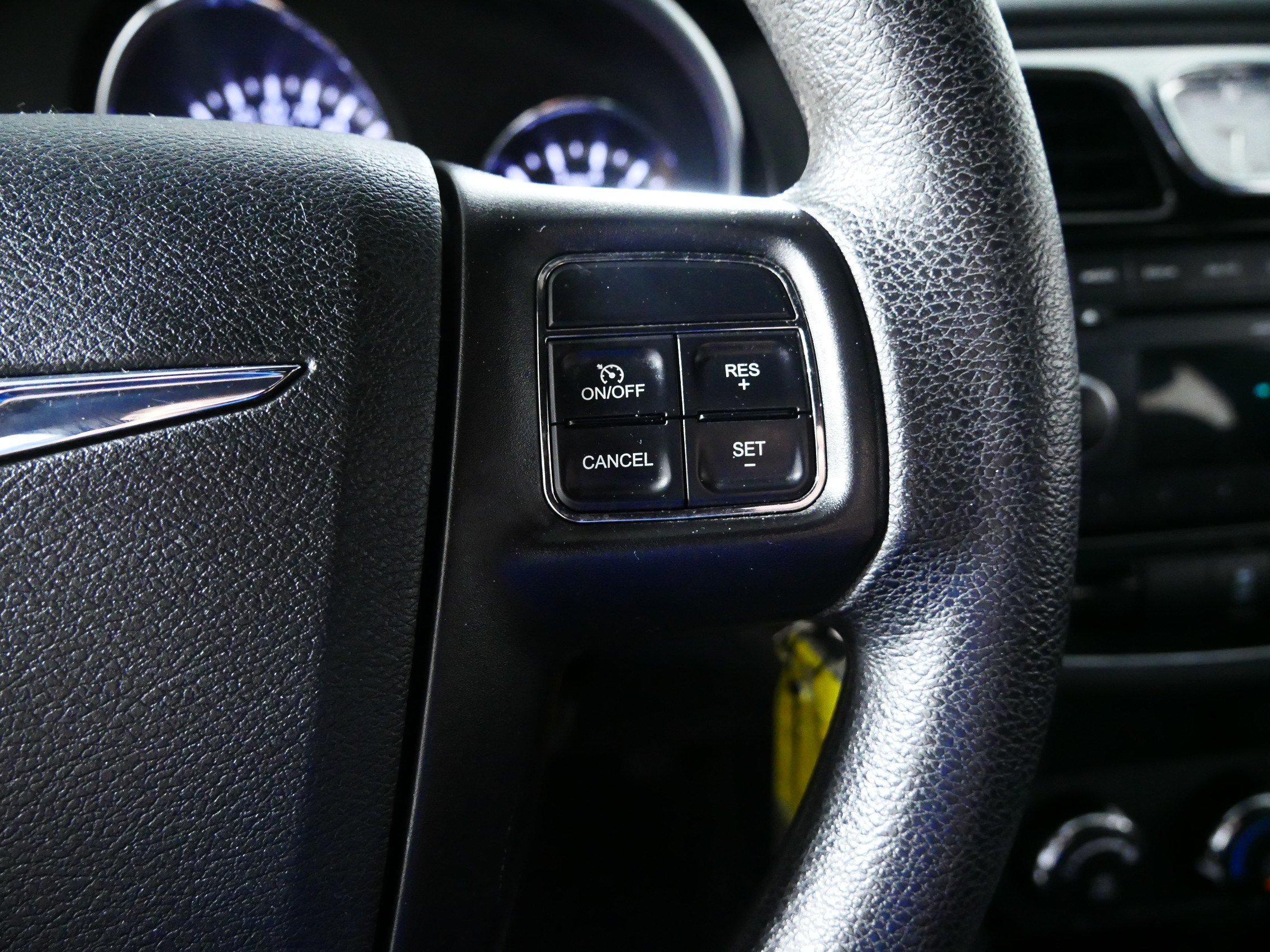 Used 2011 Chrysler 200 LX FWD image 28