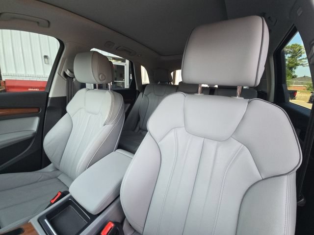 Used 2022 Audi Q5 e Premium Plus AWD/4WD image 24