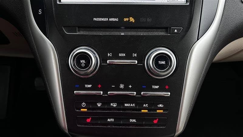 Used 2018 Lincoln MKC Select w/ Select Plus Package AWD/4WD image 13