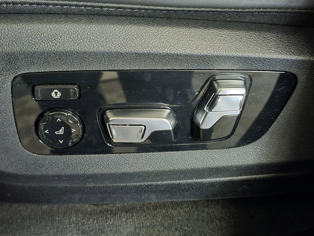 Certified 2025 BMW X5 xDrive40i w/ Executive Package image 18