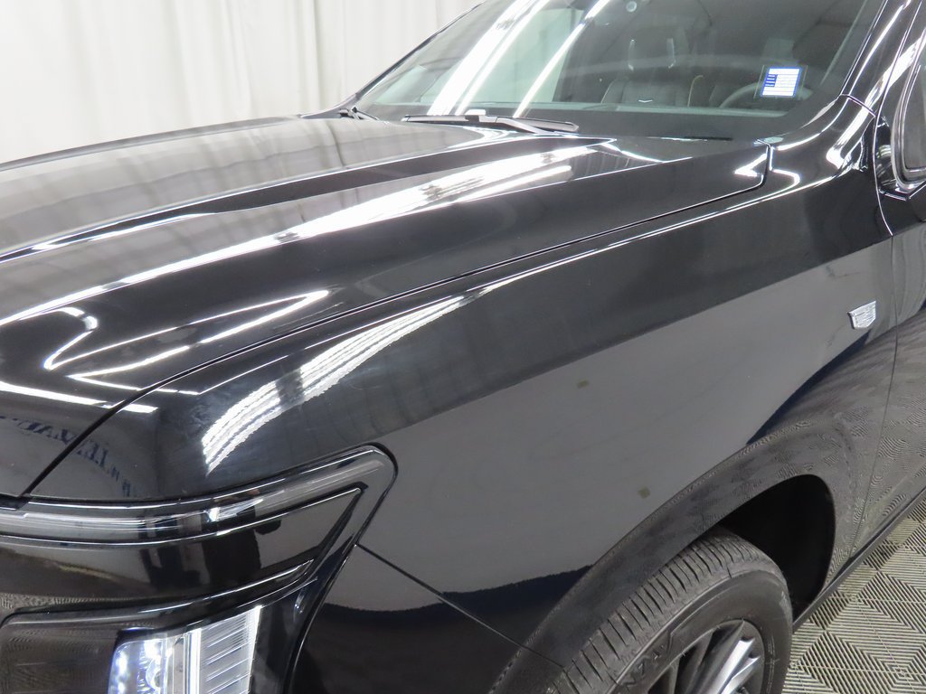 Used 2026 Cadillac Escalade Platinum Sport w/ LPO, Floor Liner Package AWD/4WD image 43