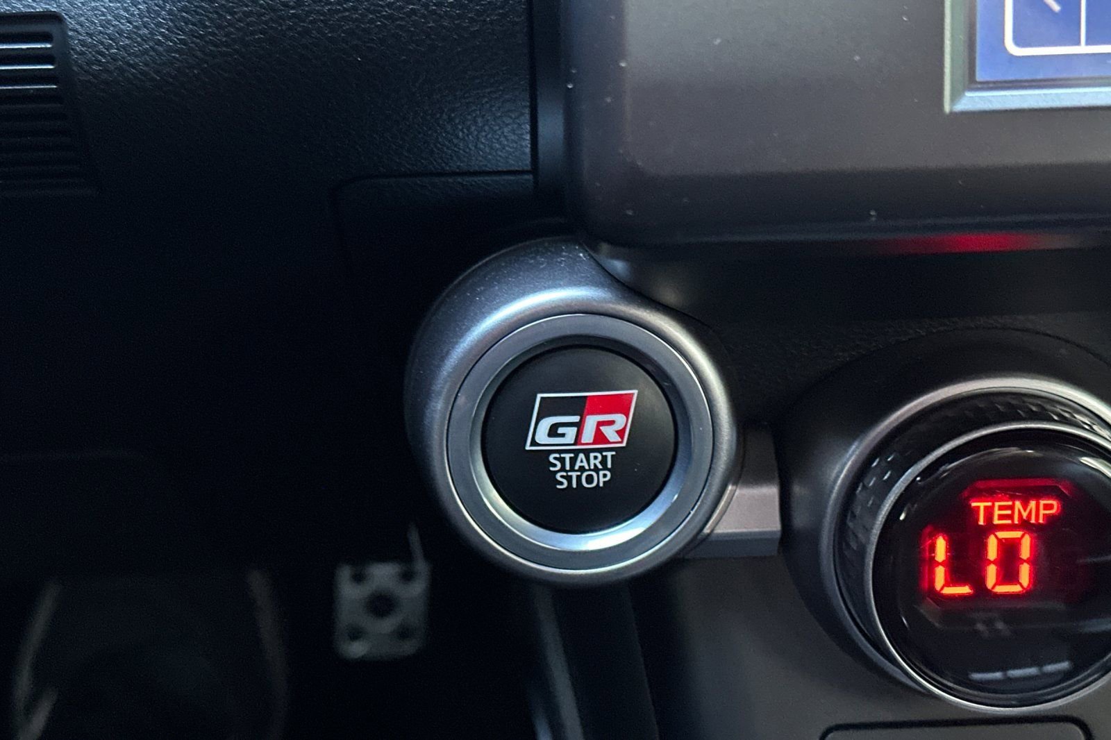 Used 2022 Toyota GR86 Premium w/ ALL Weather Mat Package (TMS) image 19