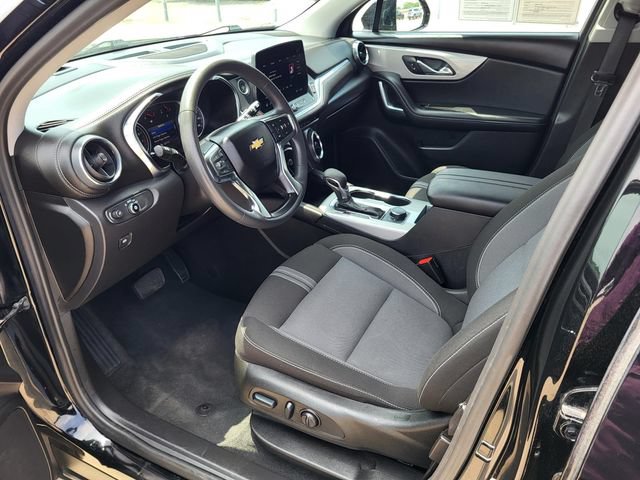 Used 2025 Chevrolet Blazer LT FWD image 4