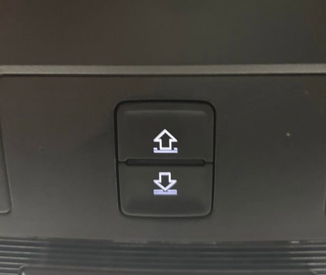 Used 2023 Volkswagen Atlas Cross Sport SE FWD image 32