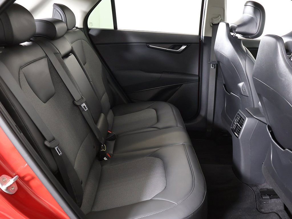 Used 2023 Kia Niro EX image 34