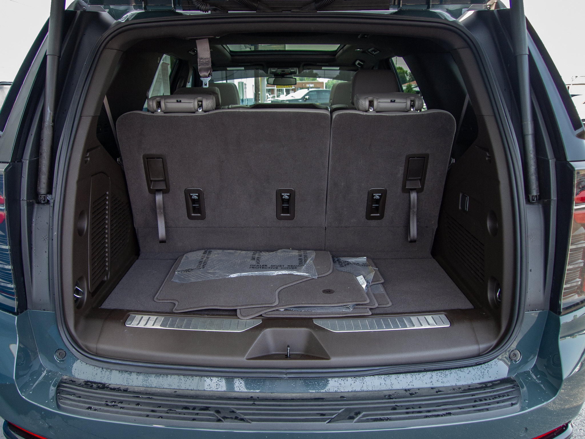 Used 2025 Chevrolet Tahoe Z71 w/ Sun And Tow Package AWD/4WD image 30