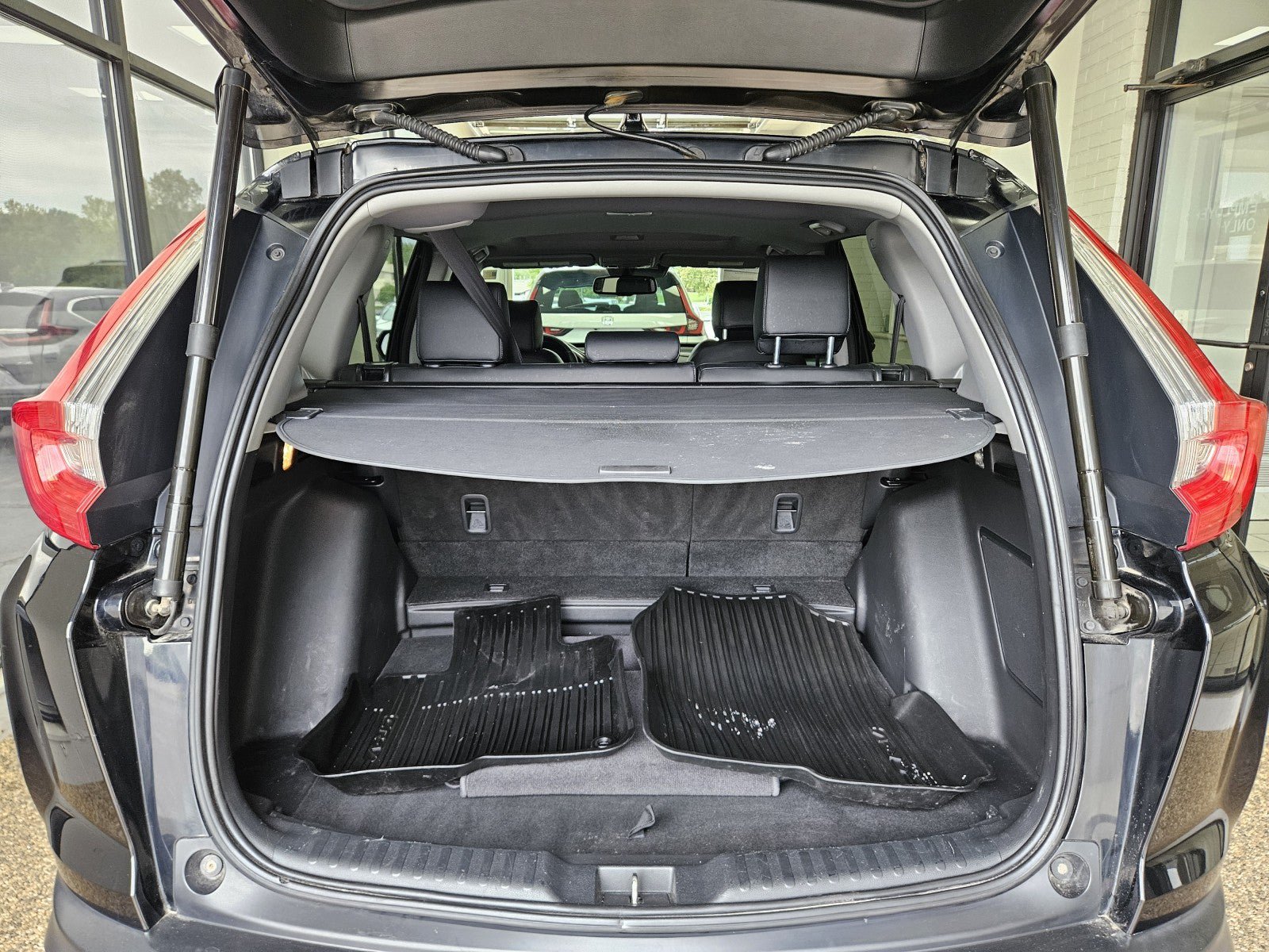 Used 2019 Honda CR-V Touring image 11