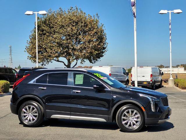 Used 2022 Cadillac XT4 Premium Luxury w/ Safety Alert Package AWD/4WD image 3