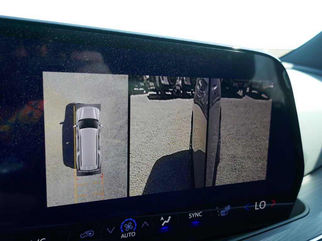 New 2026 Chevrolet Suburban Z71 image 36