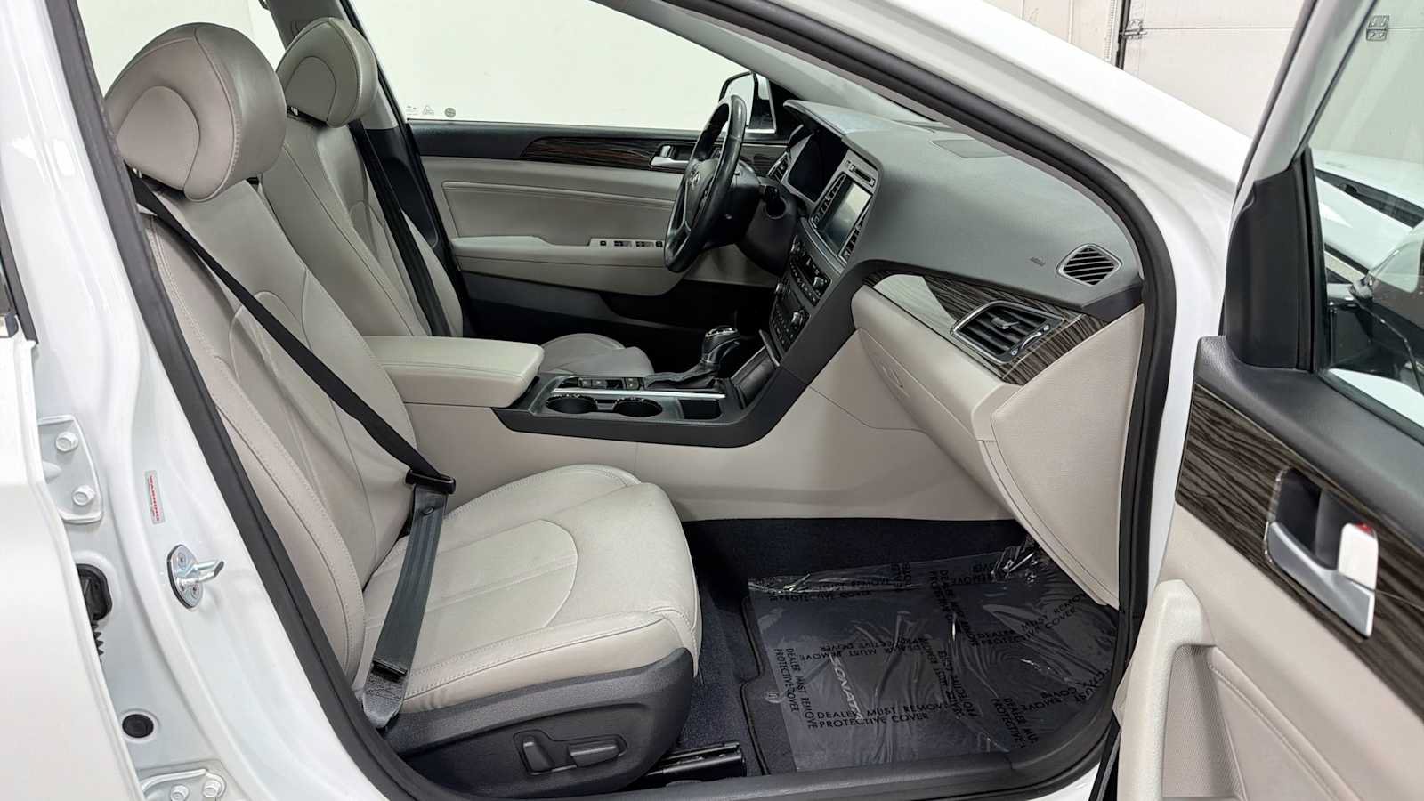 Used 2015 Hyundai Sonata Limited w/ Option Group 06 FWD image 30