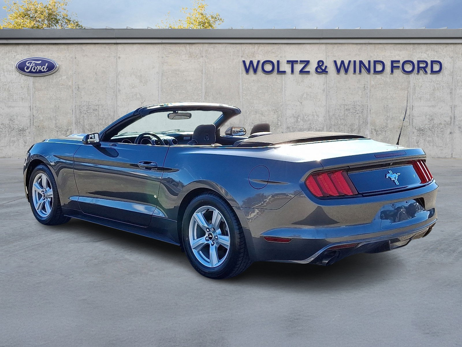 Used 2017 Ford Mustang Convertible image 5