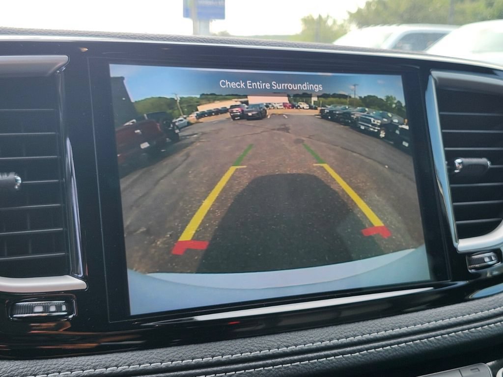 New 2026 Chrysler Pacifica Select w/ S Appearance Package AWD/4WD image 22
