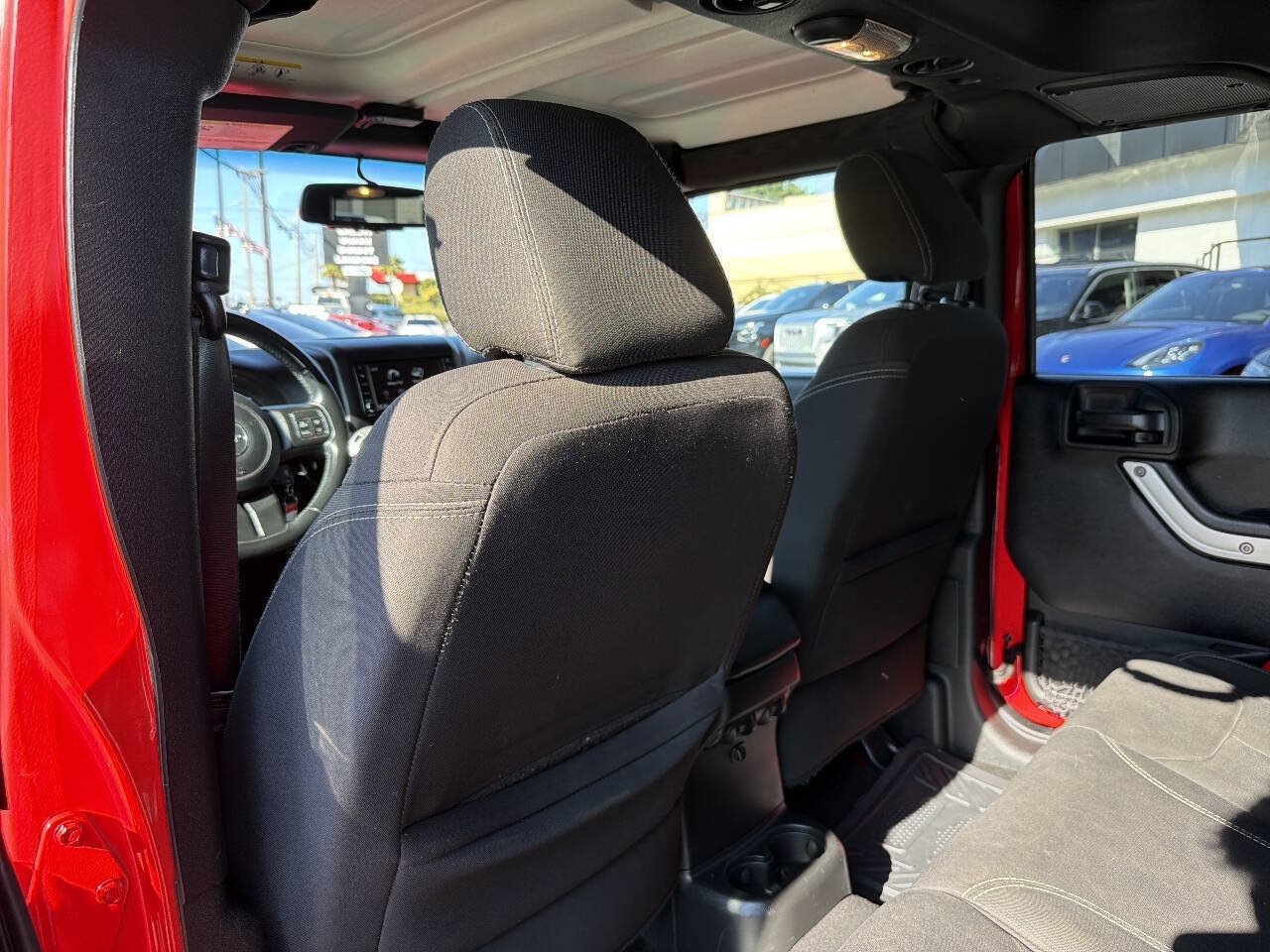 Used 2017 Jeep Wrangler Unlimited Sahara w/ Connectivity Group AWD/4WD image 26