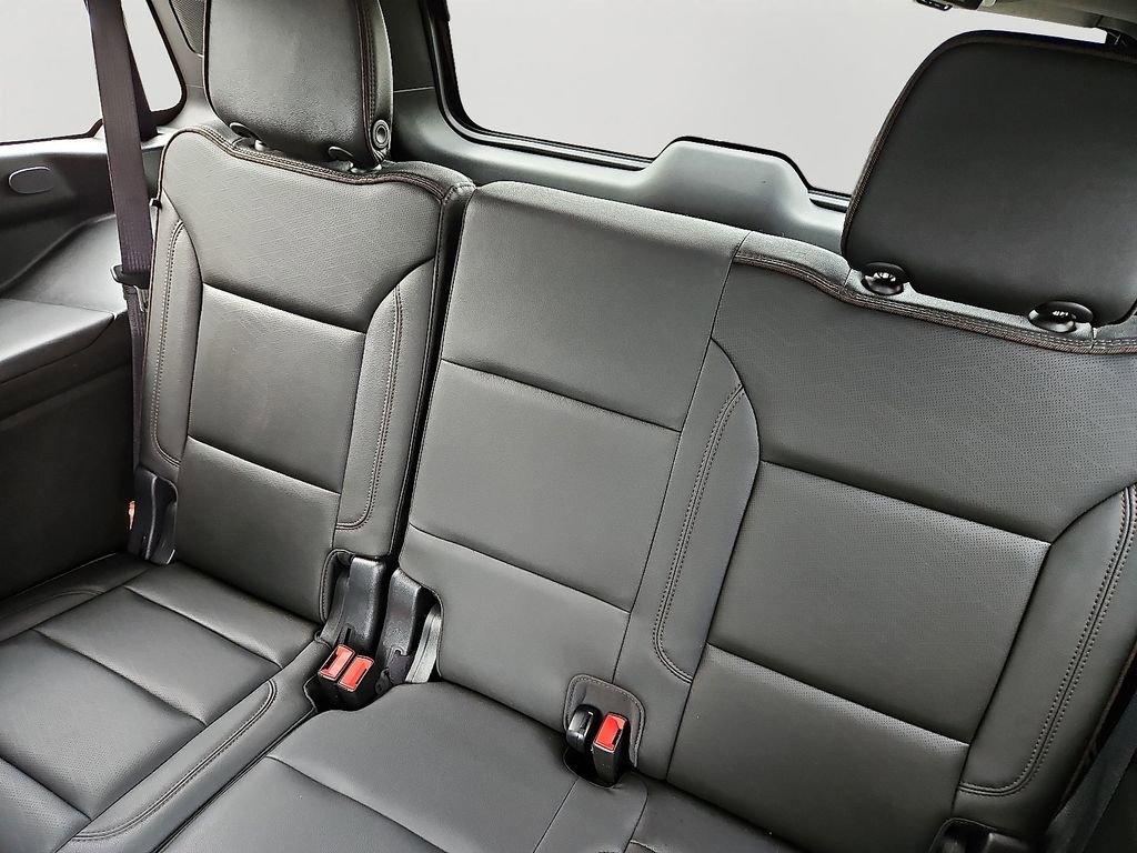 Used 2022 Chevrolet Tahoe High Country w/ Premium Package image 11