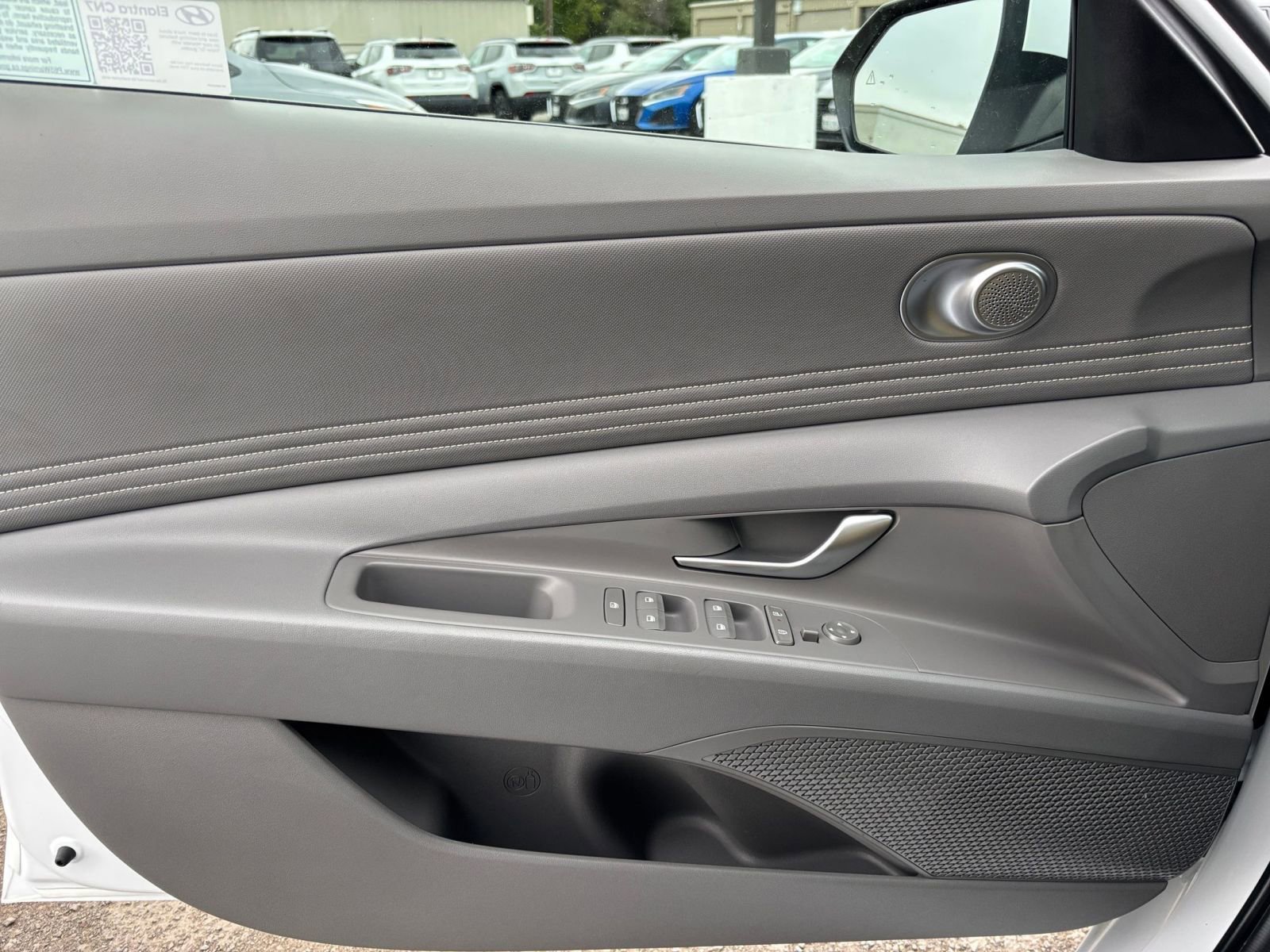 Used 2025 Hyundai Elantra SEL FWD image 18