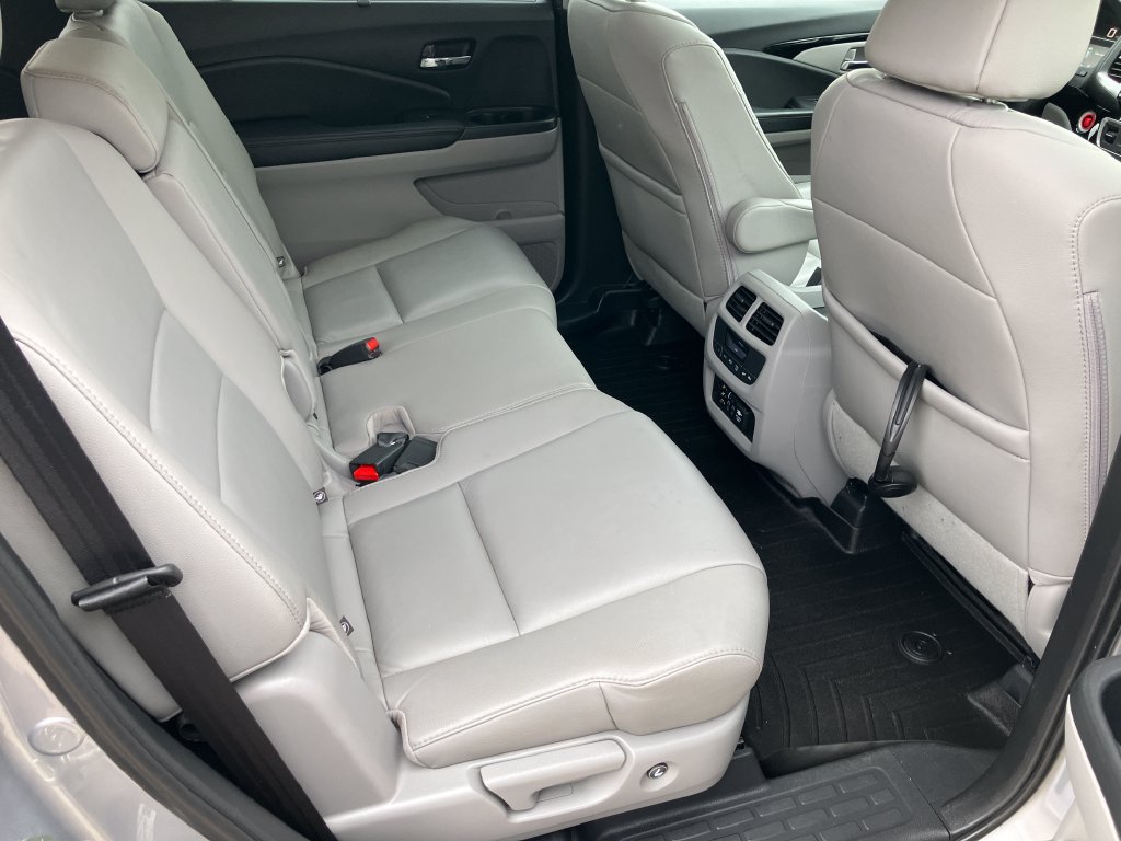 Used 2016 Honda Pilot Touring image 16