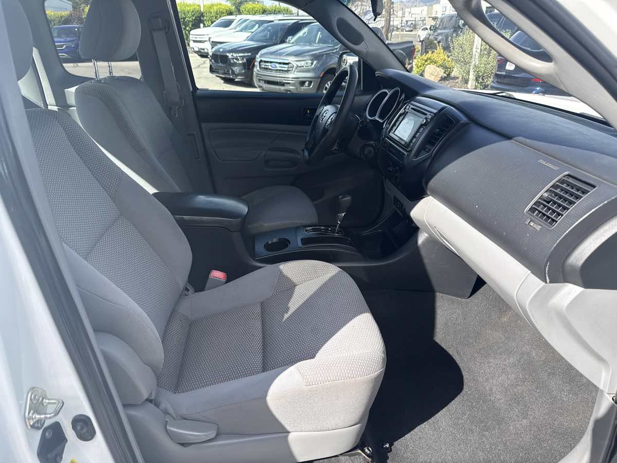 Used 2015 Toyota Tacoma 4x4 Access Cab image 14