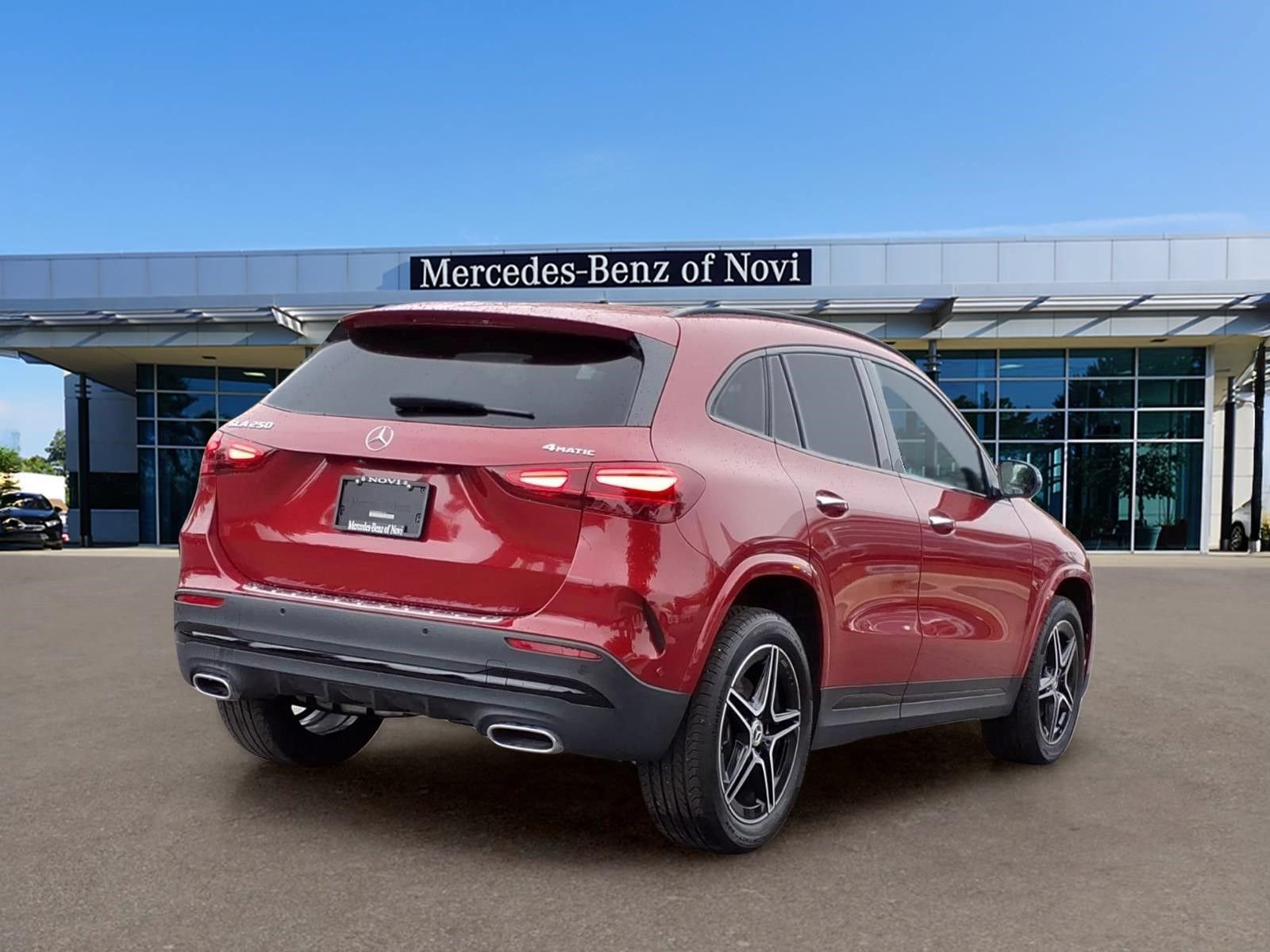 Used 2025 Mercedes-Benz GLA 250 4MATIC image 5