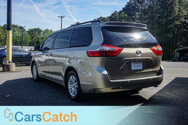 Used 2017 Toyota Sienna XLE w/ XLE Navigation Package image 13