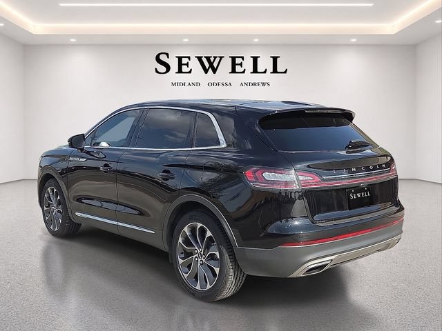 Used 2023 Lincoln Nautilus Reserve w/ Luxury Package AWD/4WD image 3