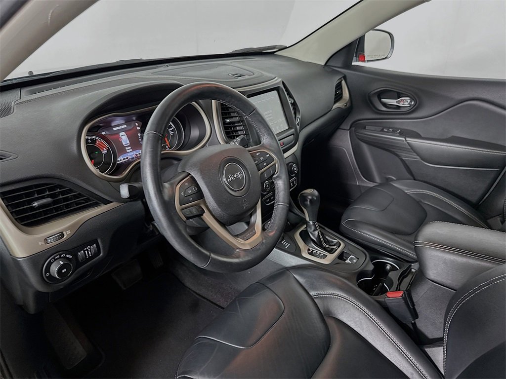Used 2016 Jeep Cherokee Limited image 10