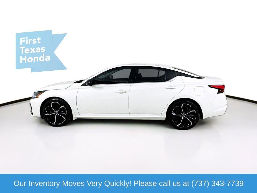 Used 2024 Nissan Altima 2.5 SR w/ SR Premium Package FWD image 4