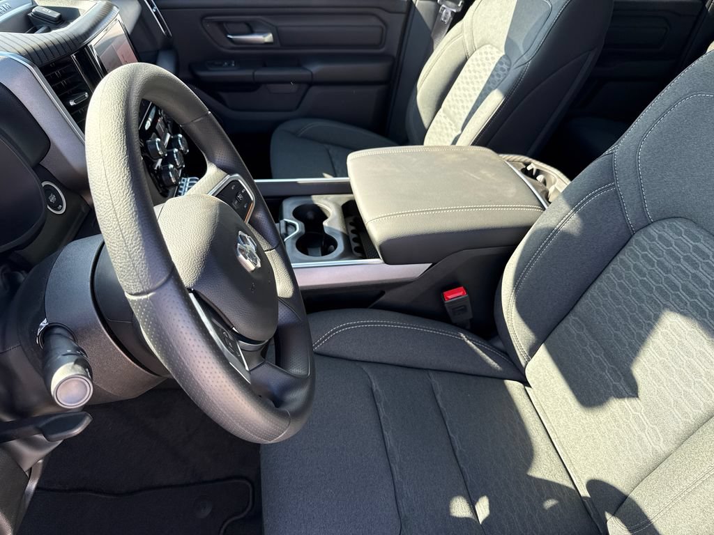 New 2026 RAM 1500 Express AWD/4WD image 18